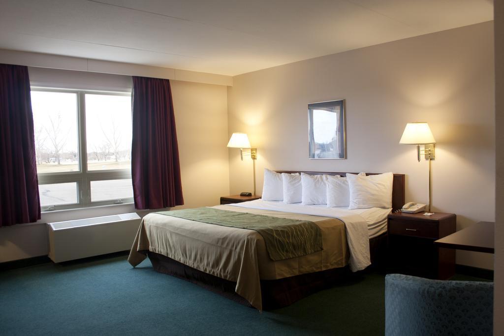 Comfort Inn & Suites Moose Jaw Exteriör bild