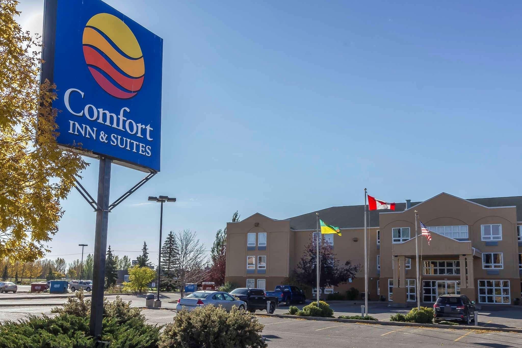 Comfort Inn & Suites Moose Jaw Exteriör bild