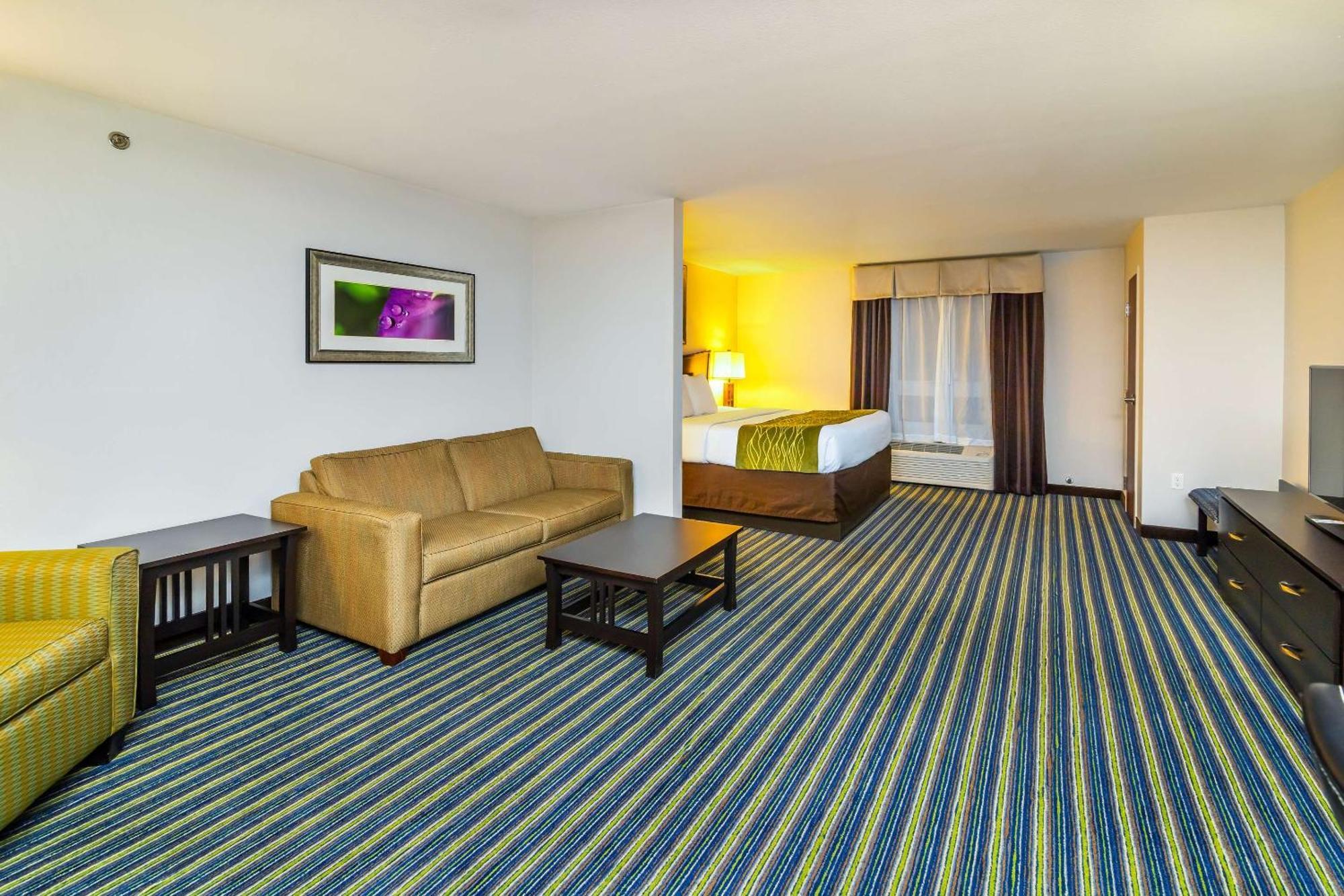 Comfort Inn & Suites Moose Jaw Exteriör bild
