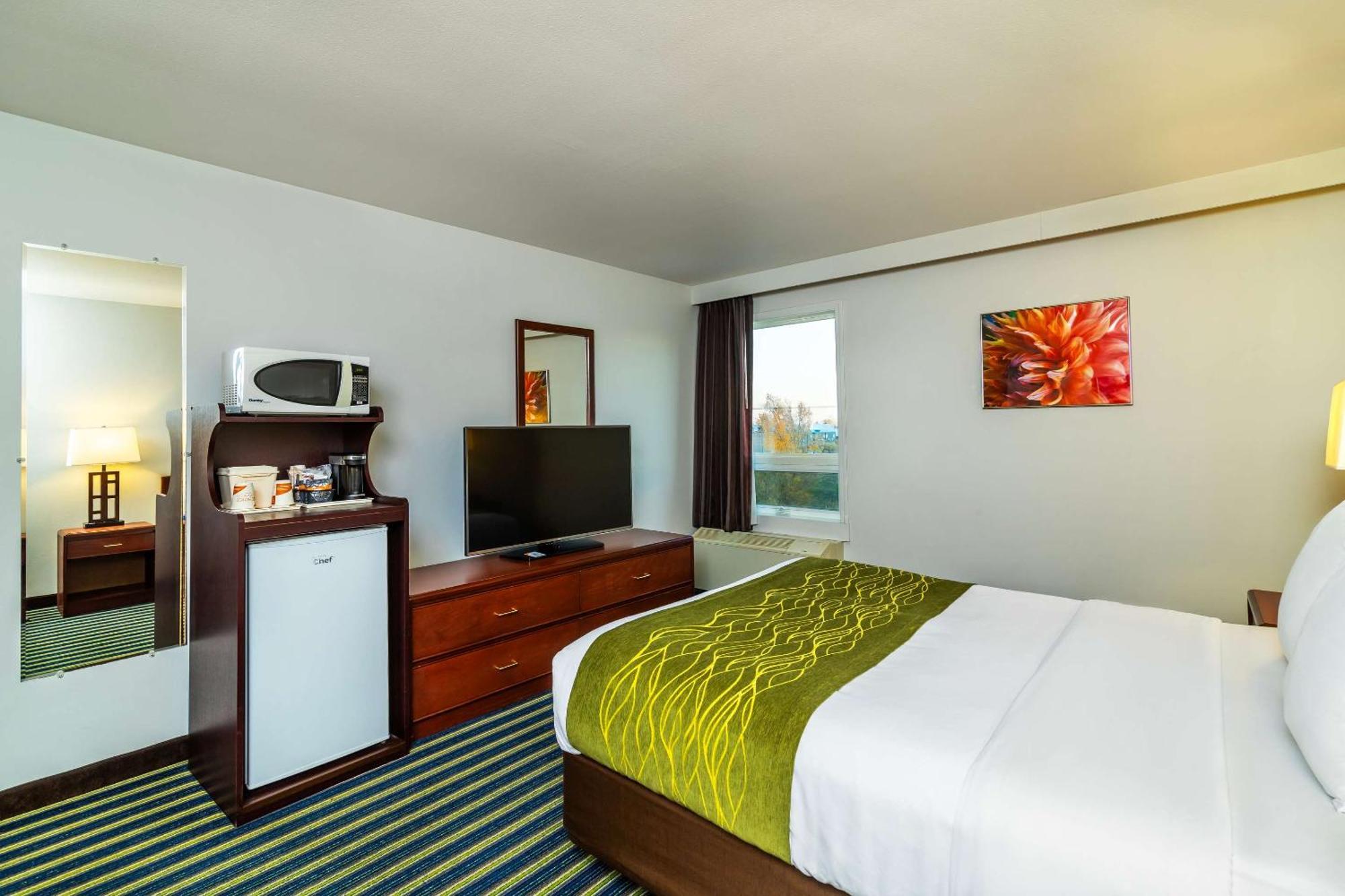 Comfort Inn & Suites Moose Jaw Exteriör bild