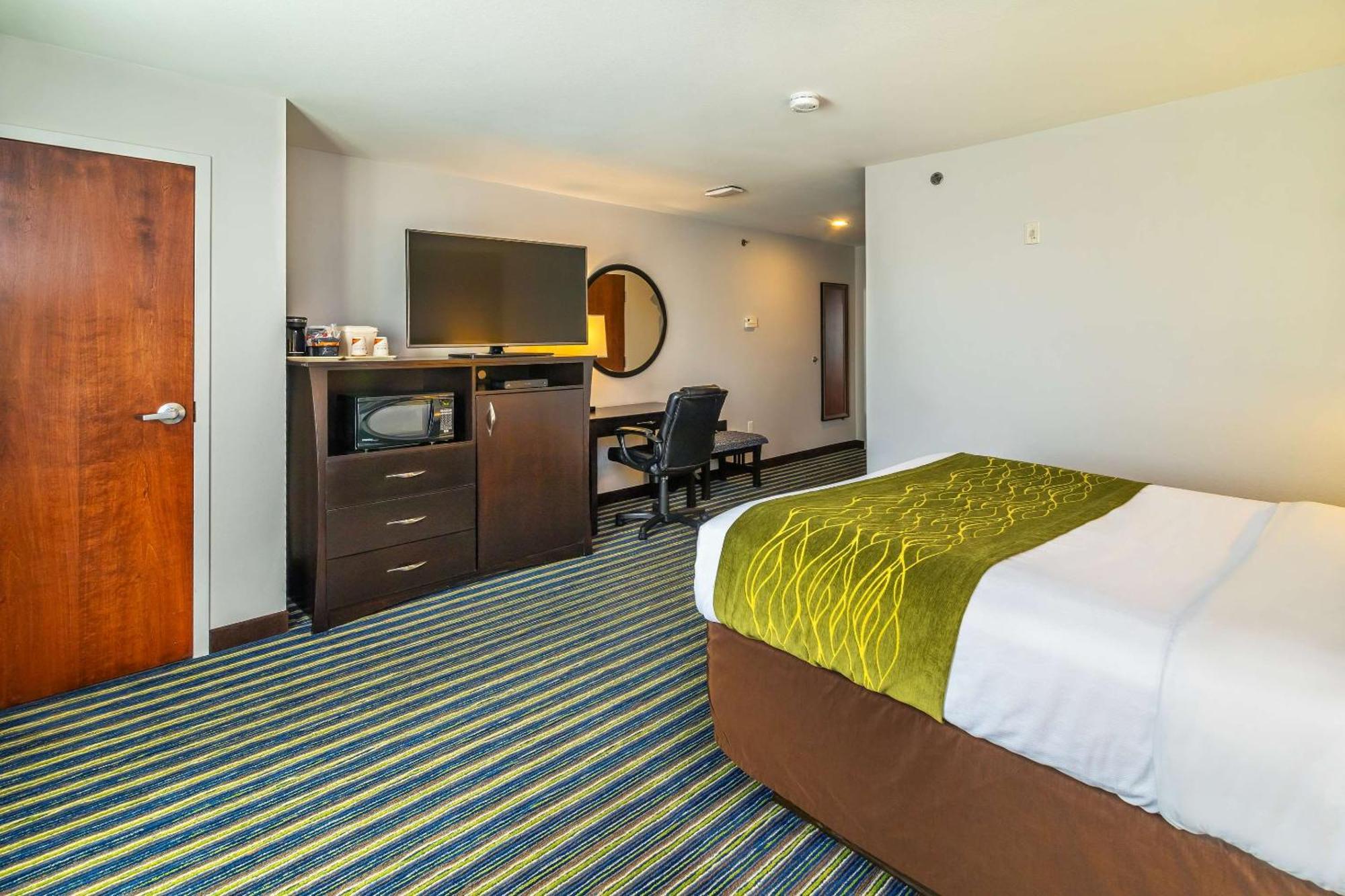 Comfort Inn & Suites Moose Jaw Exteriör bild