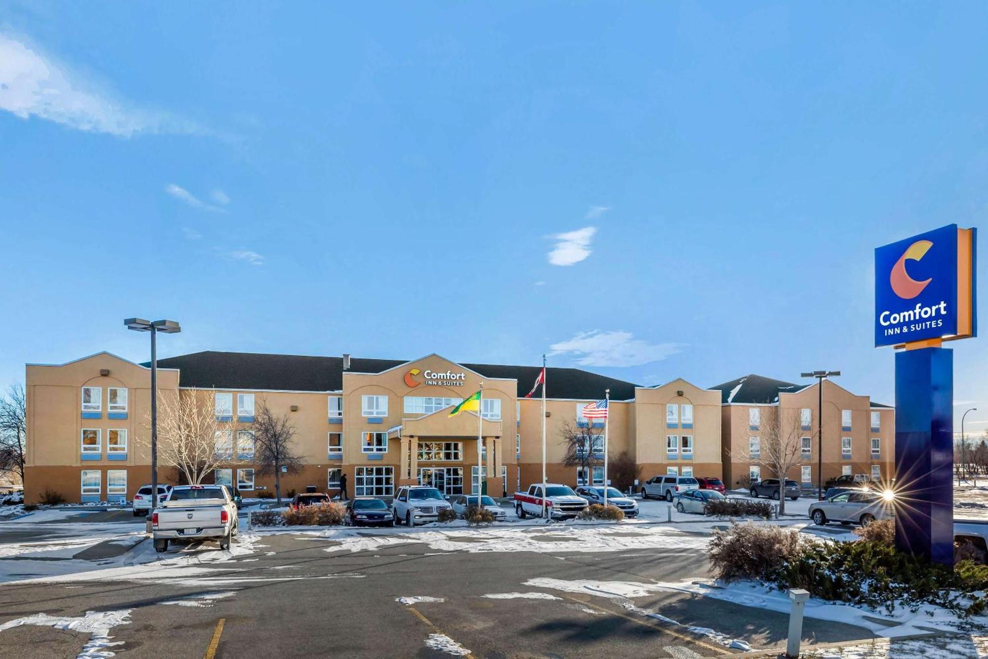 Comfort Inn & Suites Moose Jaw Exteriör bild